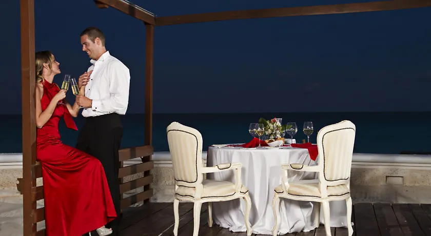 Hotel Le Meridien Cancun Resort And Spa