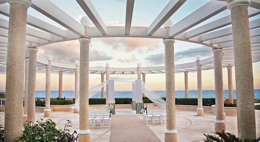 Hotel Le Meridien Cancun Resort And Spa