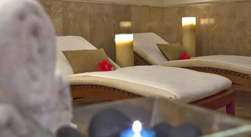 Le Meridien Cancun Resort And Spa